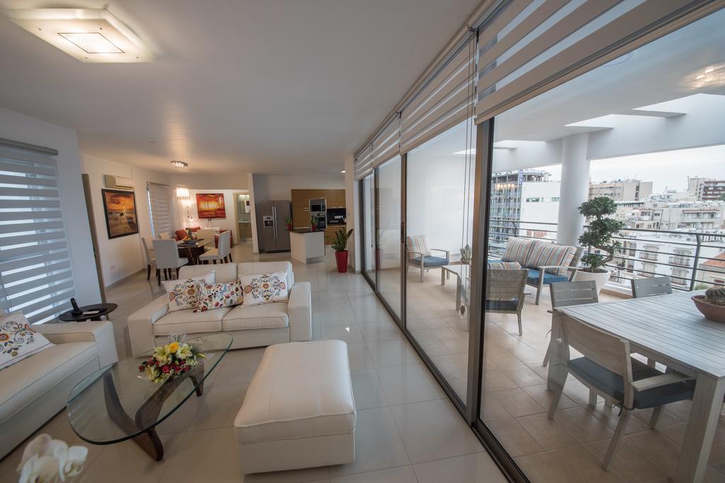 شقة Skylight Megaron لارنكا المظهر الخارجي الصورة
