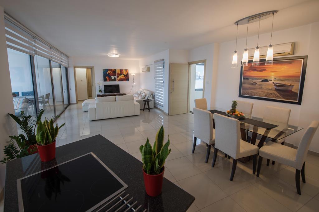 شقة Skylight Megaron لارنكا المظهر الخارجي الصورة