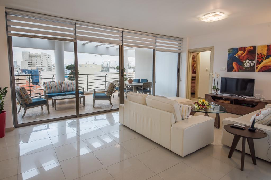 شقة Skylight Megaron لارنكا المظهر الخارجي الصورة