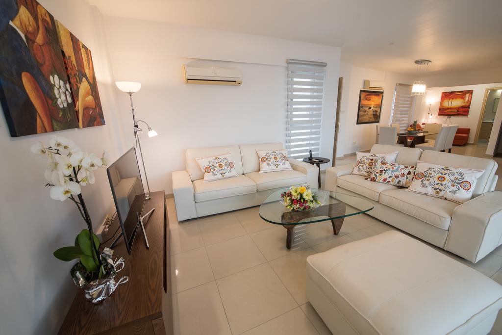 شقة Skylight Megaron لارنكا المظهر الخارجي الصورة