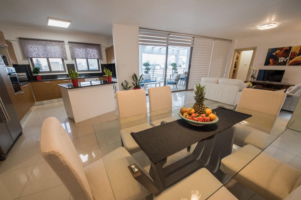 شقة Skylight Megaron لارنكا المظهر الخارجي الصورة