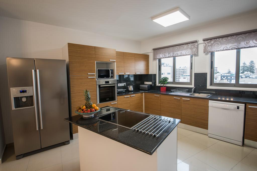 شقة Skylight Megaron لارنكا المظهر الخارجي الصورة
