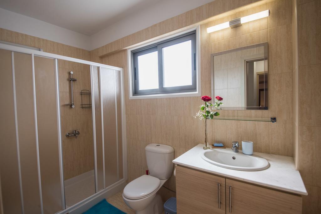 شقة Skylight Megaron لارنكا المظهر الخارجي الصورة